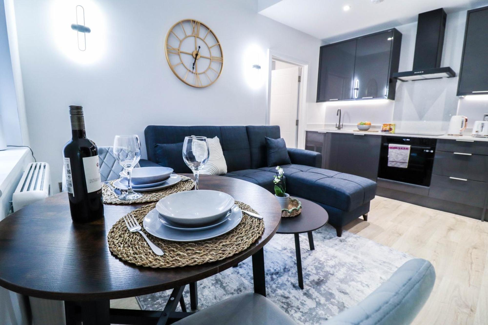 Modern 1-Bed Apartment In Buckinghamshire With Free Wifi, Parking & Garden High Wycombe Exterior foto