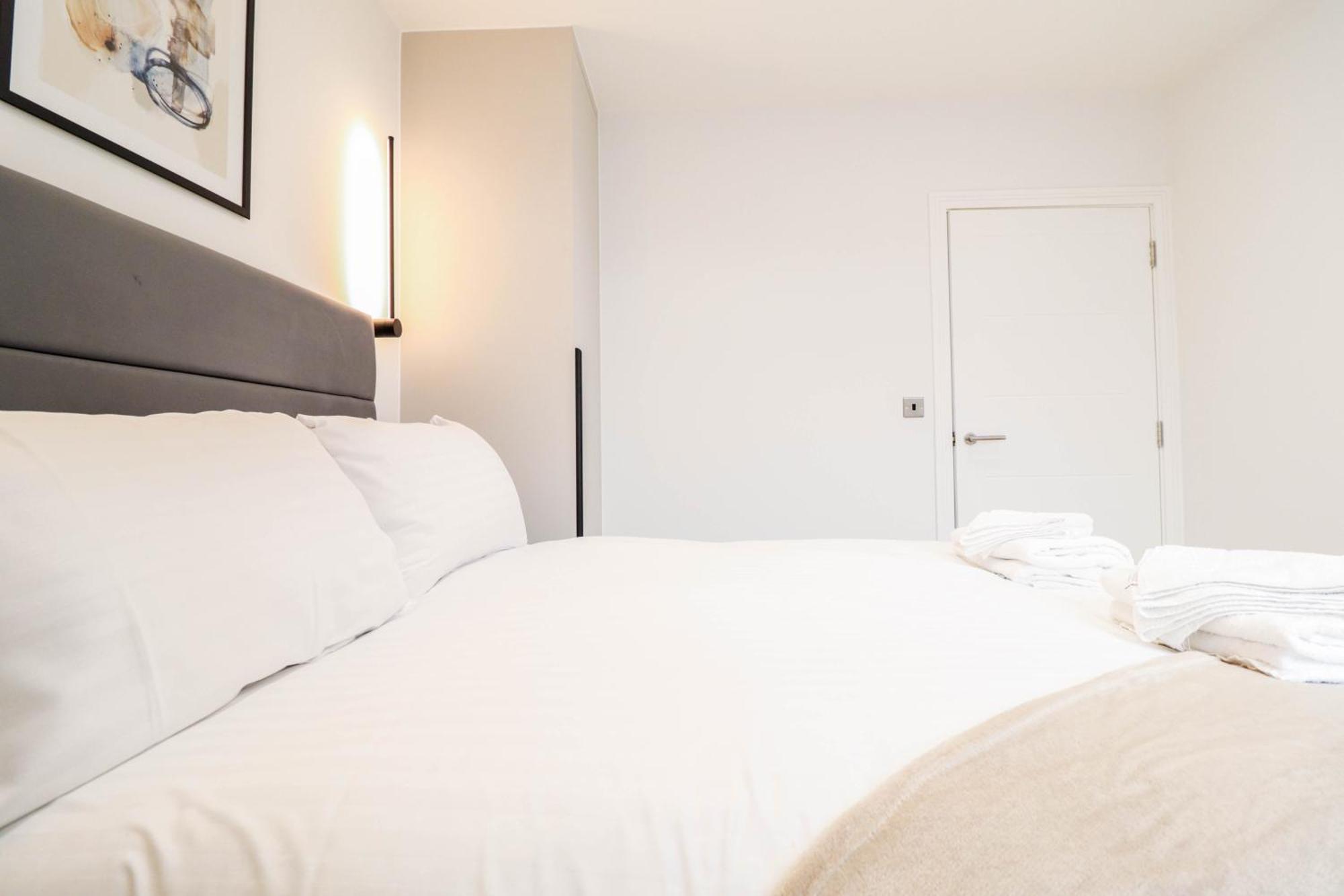 Modern 1-Bed Apartment In Buckinghamshire With Free Wifi, Parking & Garden High Wycombe Exterior foto