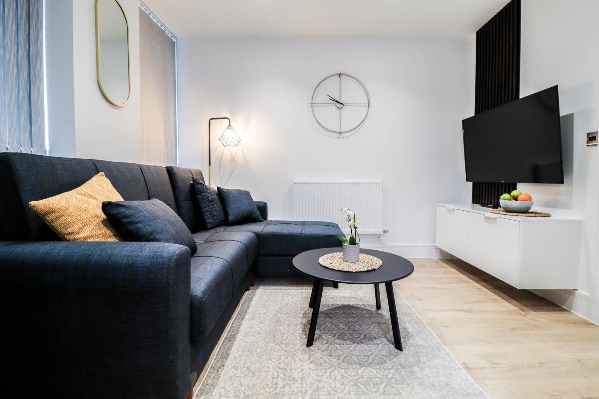 Modern 1-Bed Apartment In Buckinghamshire With Free Wifi, Parking & Garden High Wycombe Exterior foto