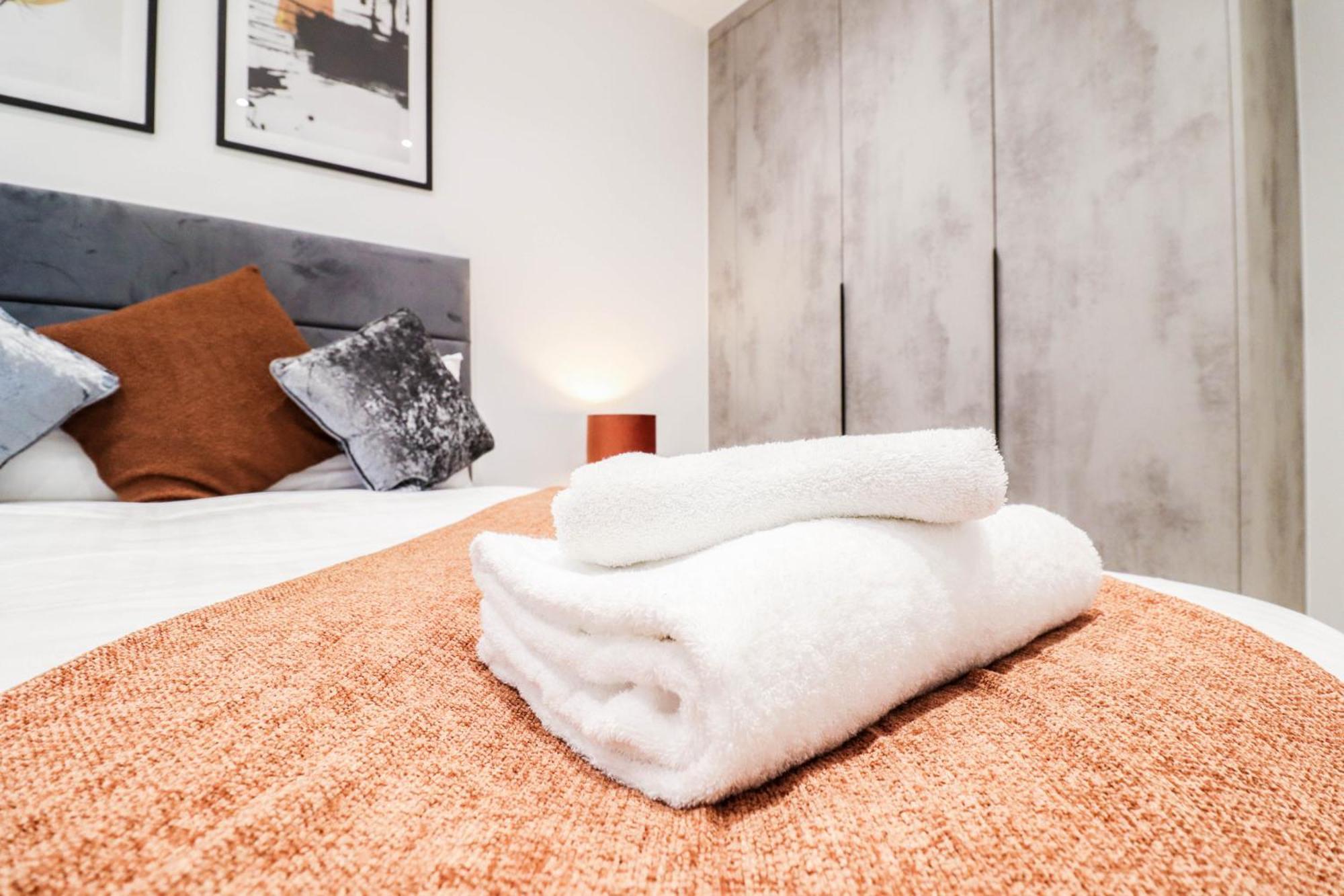 Modern 1-Bed Apartment In Buckinghamshire With Free Wifi, Parking & Garden High Wycombe Exterior foto