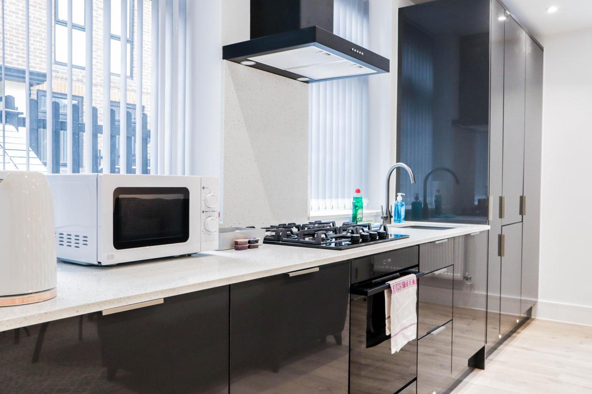 Modern 1-Bed Apartment In Buckinghamshire With Free Wifi, Parking & Garden High Wycombe Exterior foto