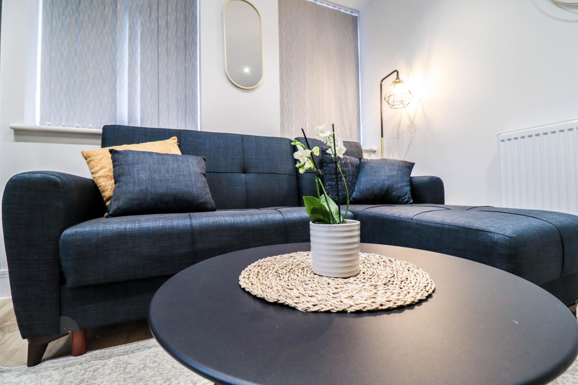 Modern 1-Bed Apartment In Buckinghamshire With Free Wifi, Parking & Garden High Wycombe Exterior foto